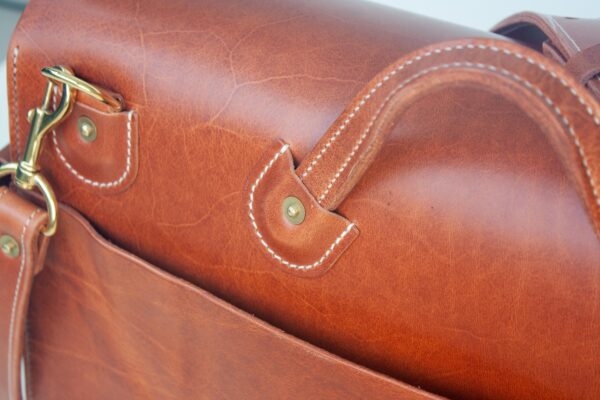 Premium Leather Briefcase for pilots and barristers. Handle view